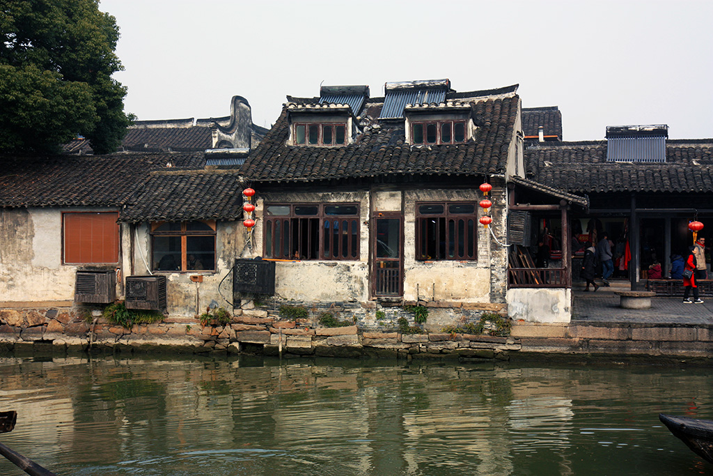 Xitang House on River