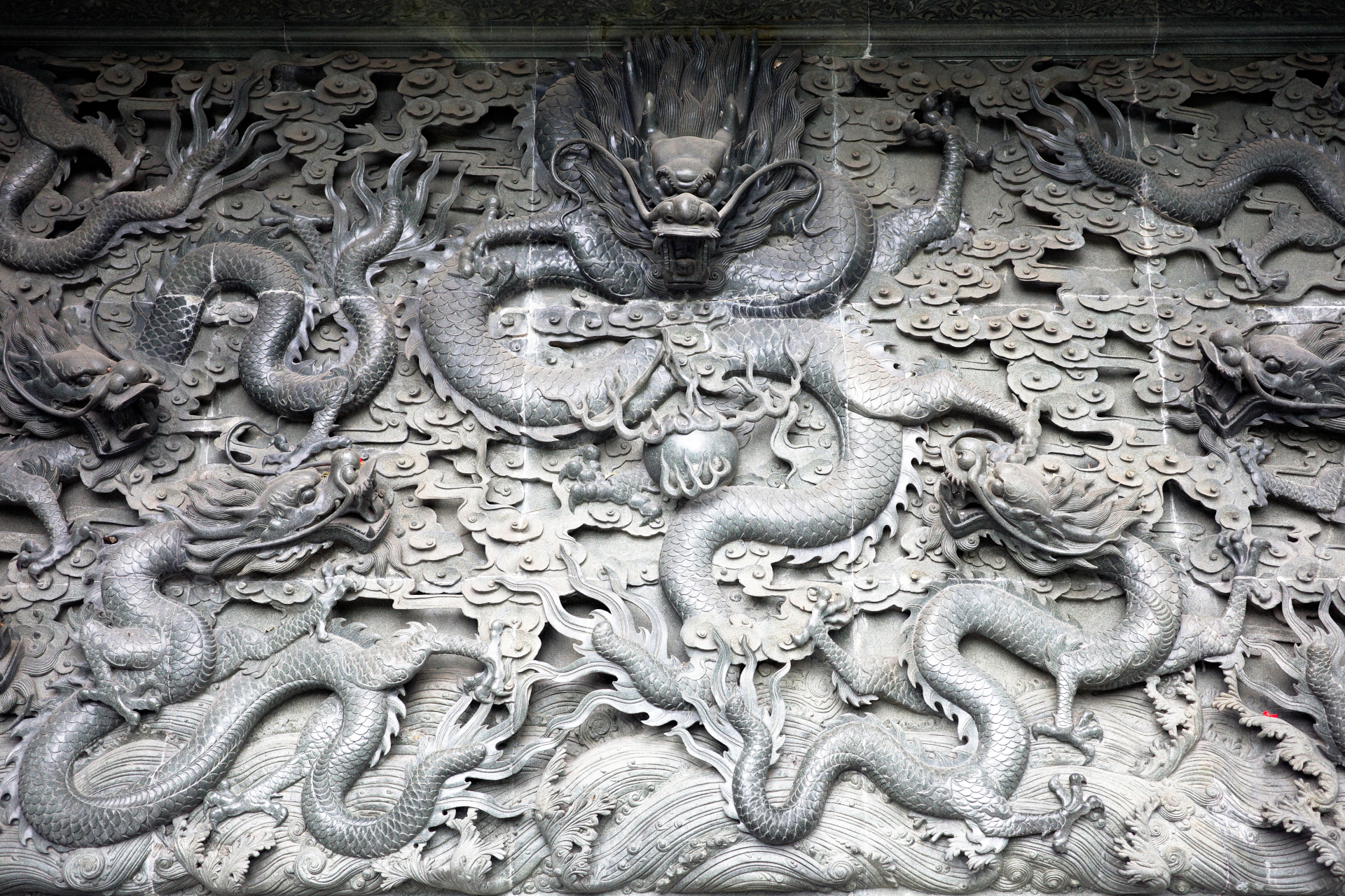 A dragon wall in the monastery