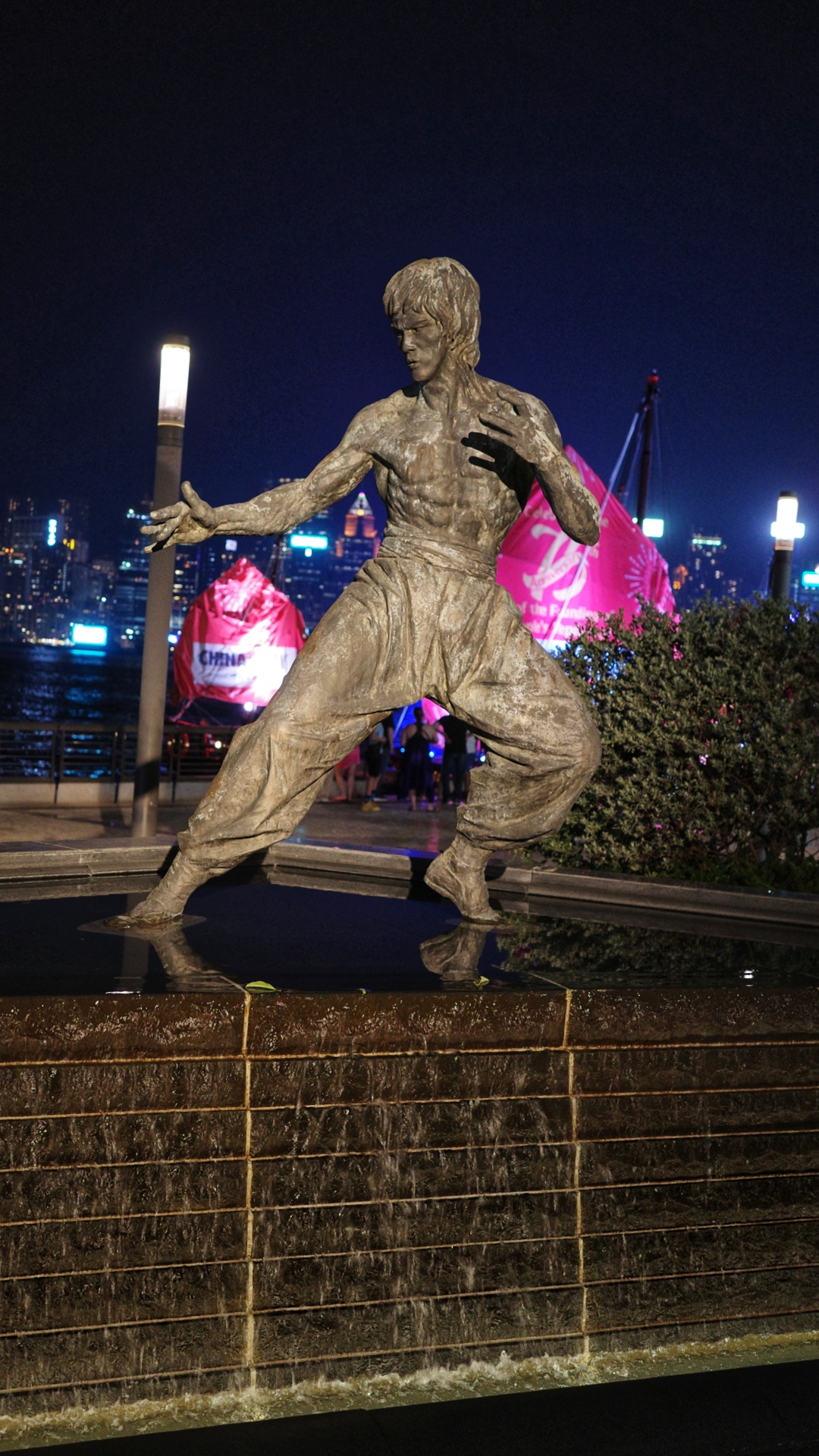 Bruce Lee Statue